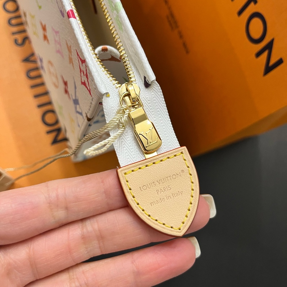 NEW 🩷 Louis Vuitton x Takashi Murakami White Multi Toiletry Pouch 19 *Limit Ed* - Picture 7 of 15